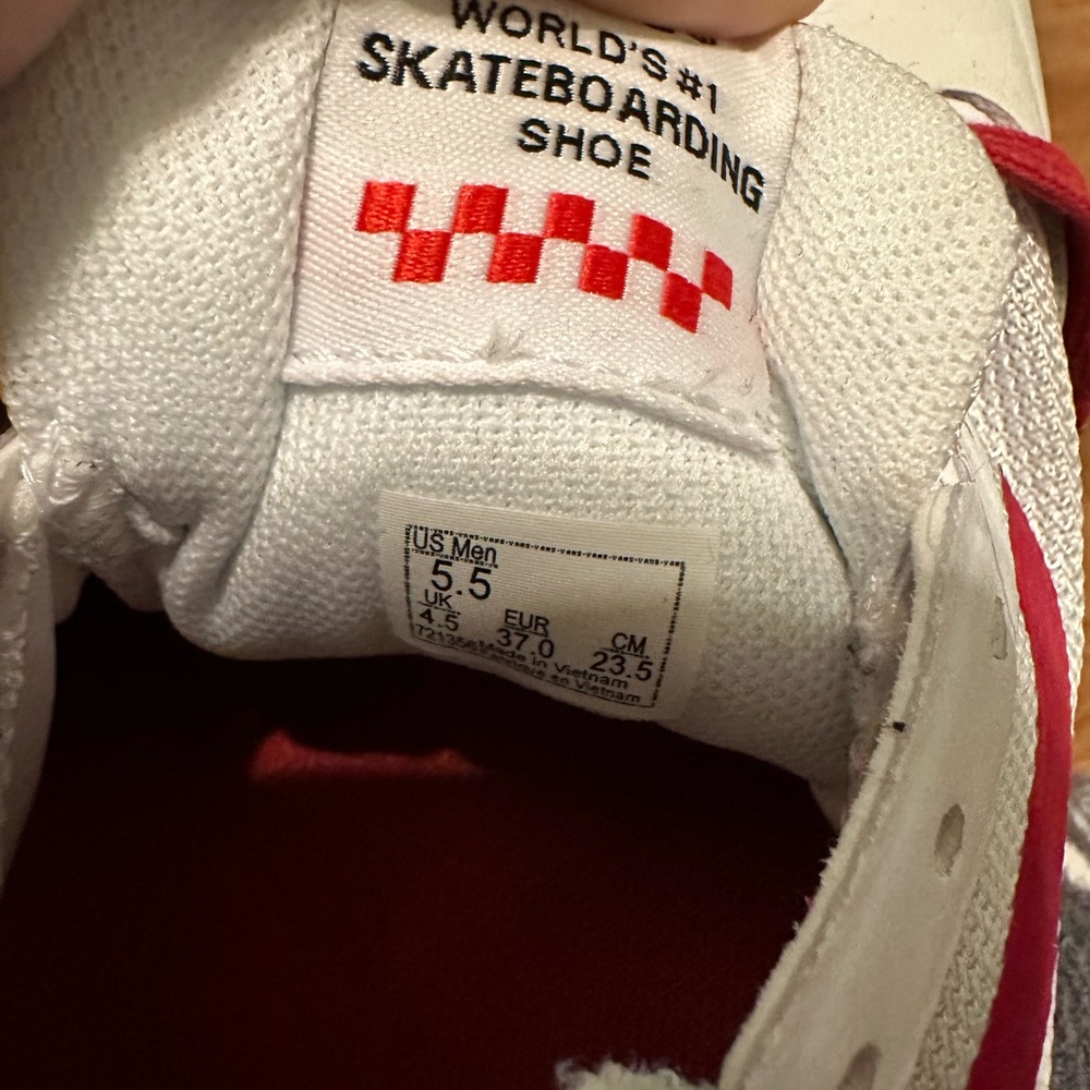 NWT Vans Sneakers - Picture 6 of 7